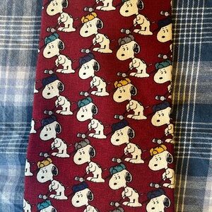 Peanuts golf burgundy tie